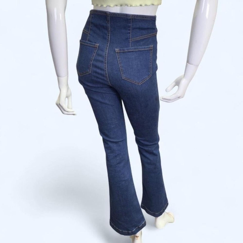 High rise Y2K inspired medium wash flare jeans - Picture 4 of 8